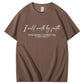 T-shirt med rund hals og I Will Walk By Faith-print